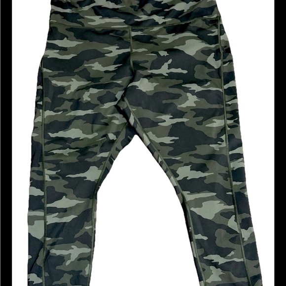 Athleta Camo Print Women's Leggings - Picture 6 of 11